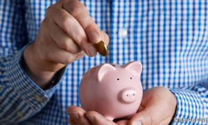 所有人都在存钱时，聪明钱正抄底这2个领域，3年后差距拉开