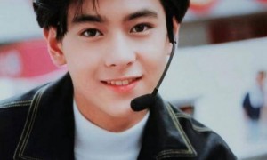 林志颖50岁近照曝光，和郭德纲同框，打破“不老神话”再度引热议