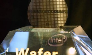 特朗普尴尬了，美国设计好的芯片，82%自己造不了，得靠中国