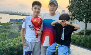 蔡国庆儿子全科免考毕业！身高猛长高颜值似妈，与亲弟共用一张脸