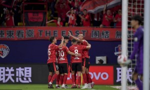 中超-费利佩双响古尔芬克尔传射 成都4-1送海港14轮首败暂登顶