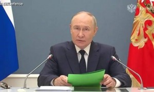 特朗普终于制裁俄罗斯了！欧盟刚通过第19轮法案，俄军举行核演习