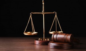 深圳公司补班被举报，反手取消14天年假！谁错了？法律说了算