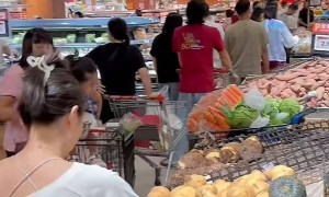 “风王”桦加沙将登陆，广东市民等风来：准备五六个充电宝，很多卖场菜肉栏已空