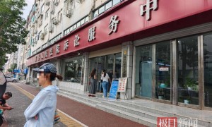 36岁男子驾车被落石砸中身亡，妻子回应向政府索赔百万元：此前有类似案例，都是按规定核算